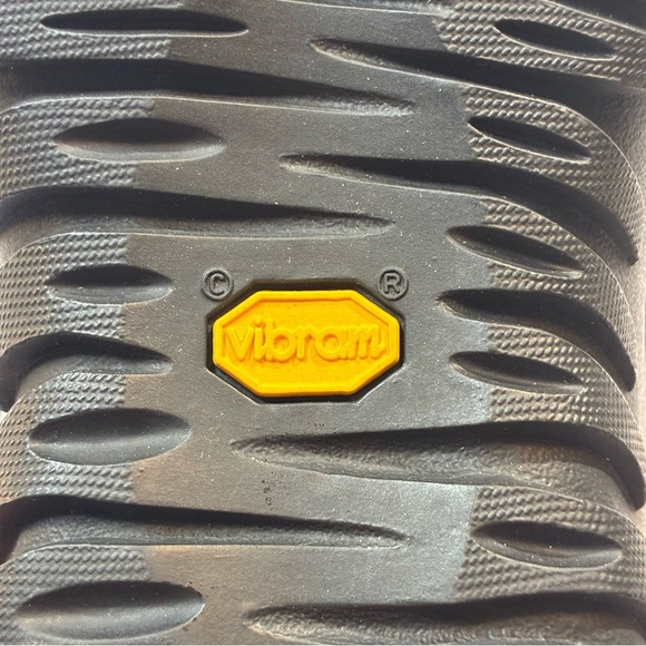 UGG Australia Adirondack II Waterproof Boots Black Gray Women’s Size 8 - Picture 12 of 16